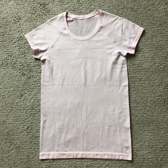 lululemon athletica Tops - LULULEMON Swiftly Tech Short Sleeve T-shirt.